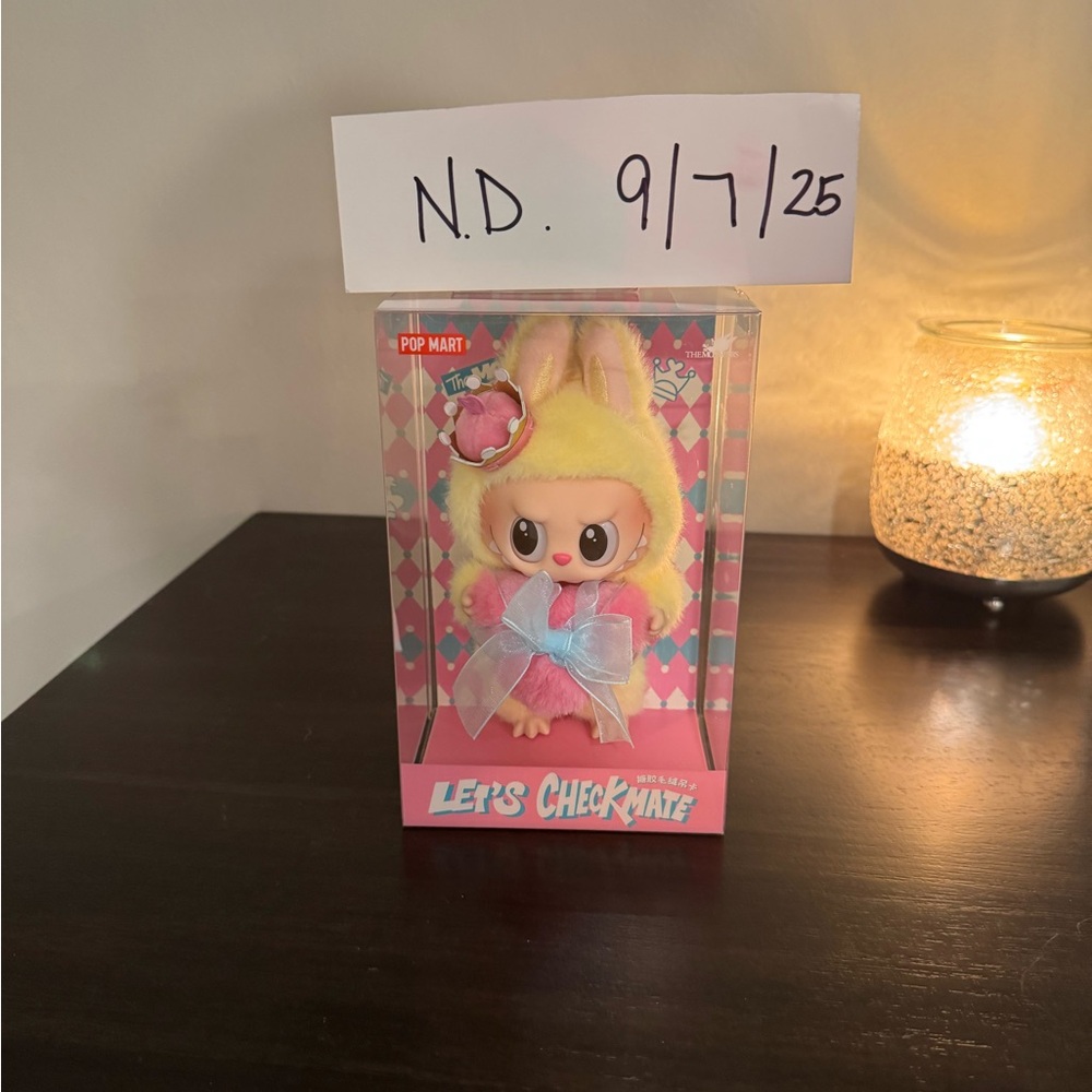 Pop Mart Let's Checkmate Queen